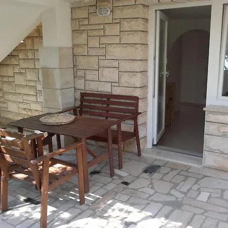 Apartman Helena *
